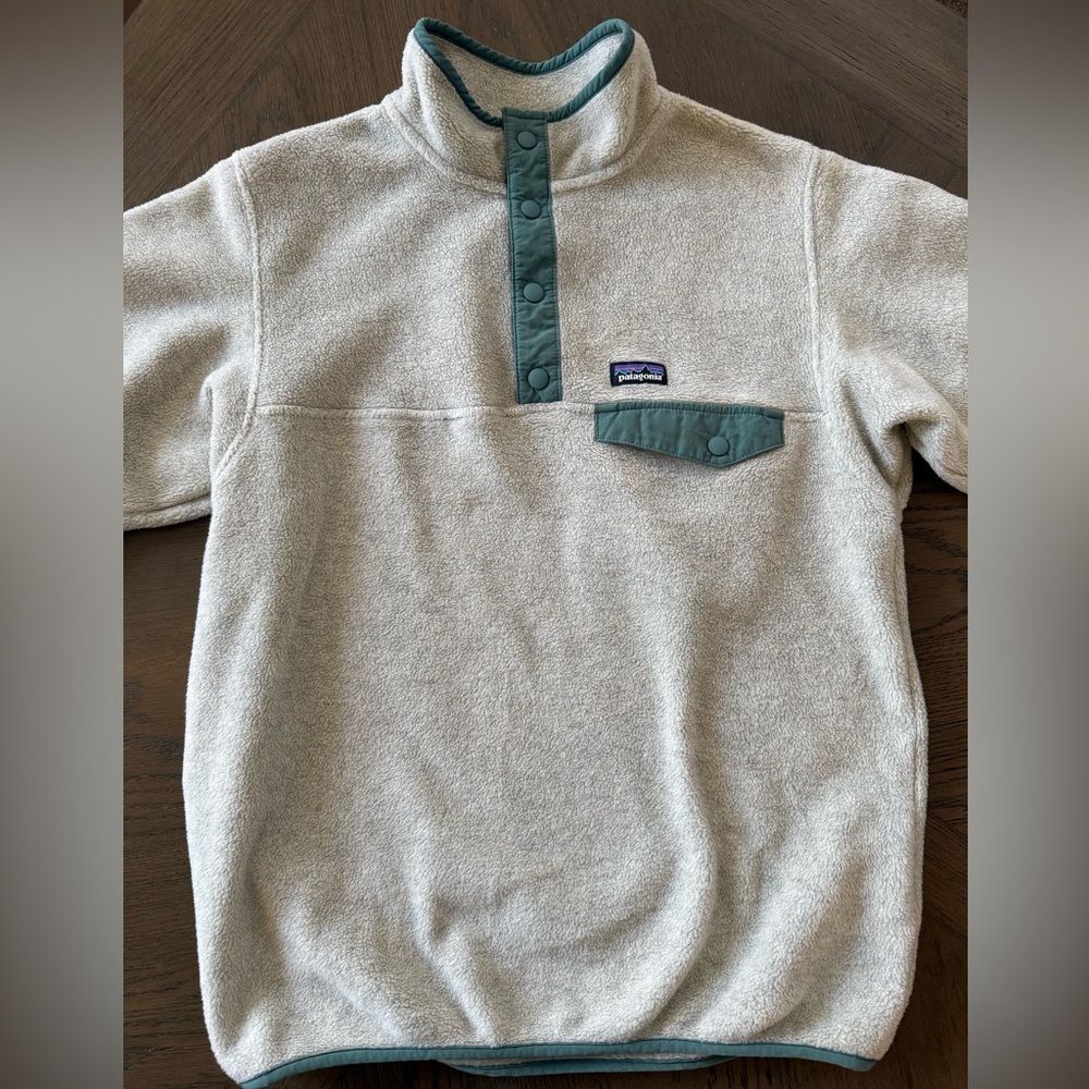 Youth XL Tan Patagonia Synchilla Snap Up Fleece with green border